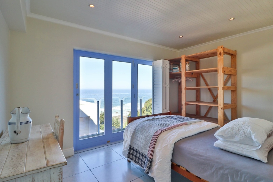 5 Bedroom Property for Sale in Herolds Bay Western Cape